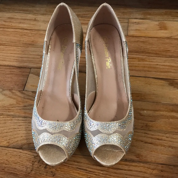 Tan Heels - Picture 1 of 3